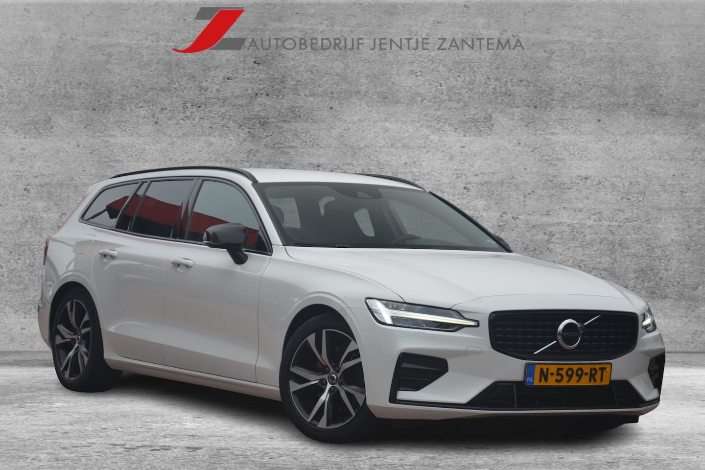 Volvo V60 - 2.0 B3 R-Design | Navigatie | Sportstoelen | Full LED | Pilot Assist | Camera | NL auto!! - AutoWereld.nl