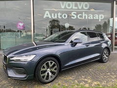 Volvo V60 - 2.0 B3 Core Automaat | Rijklaar incl 12 mnd Bovag | Donker glas Keyless Parkeersensoren vo