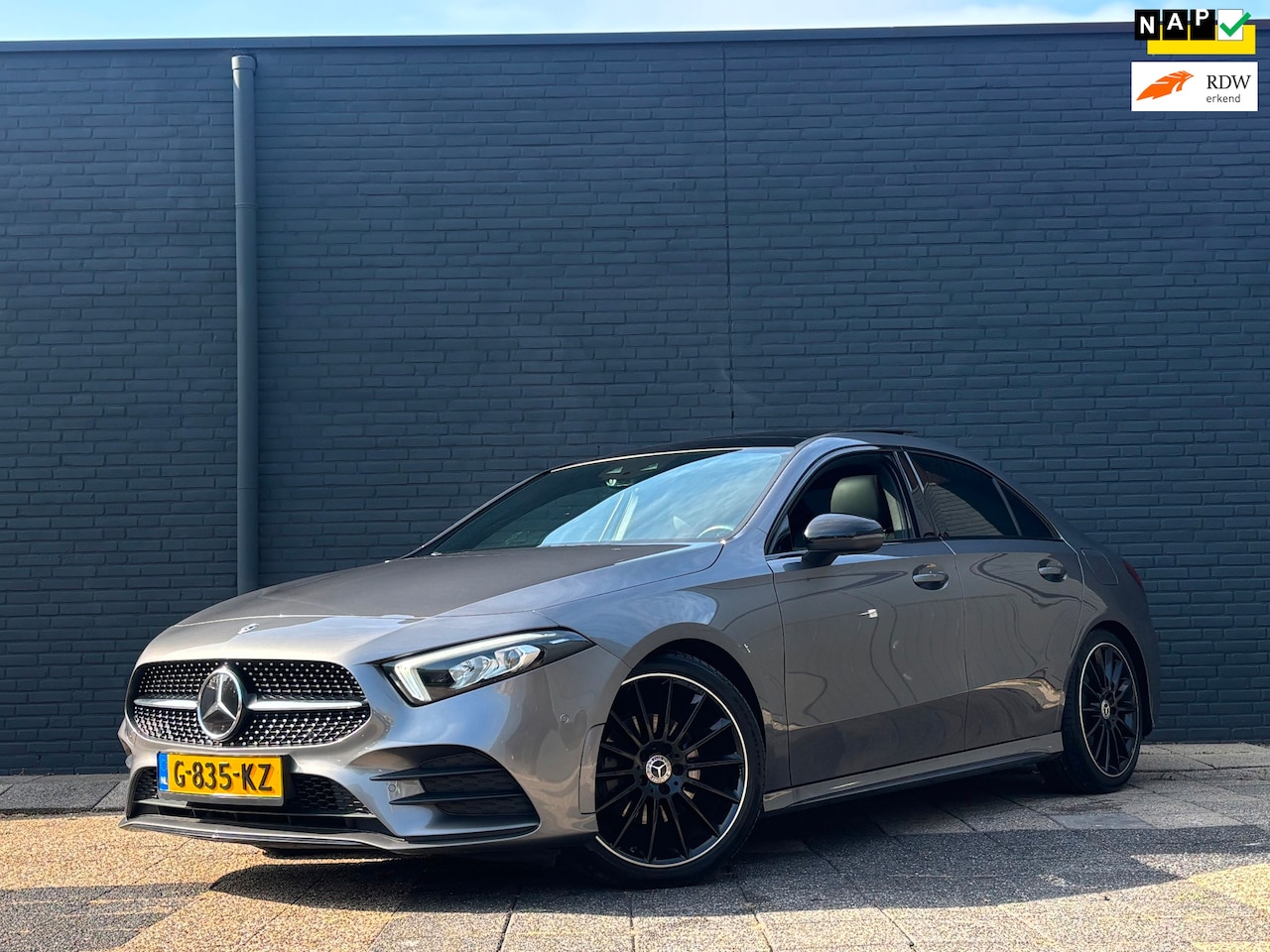 Mercedes-Benz A-klasse - 200 Business Solution AMG | Pano | Dodehoek Detectie - AutoWereld.nl