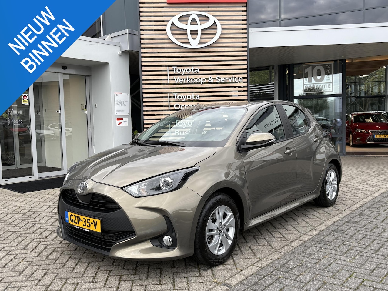 Toyota Yaris - 1.5 VVT-i Business AUTOMAAT AD-CRUISE APPLE/ANDROID BLUETOOTH CAMERA AIRCO LM-VELGEN - AutoWereld.nl