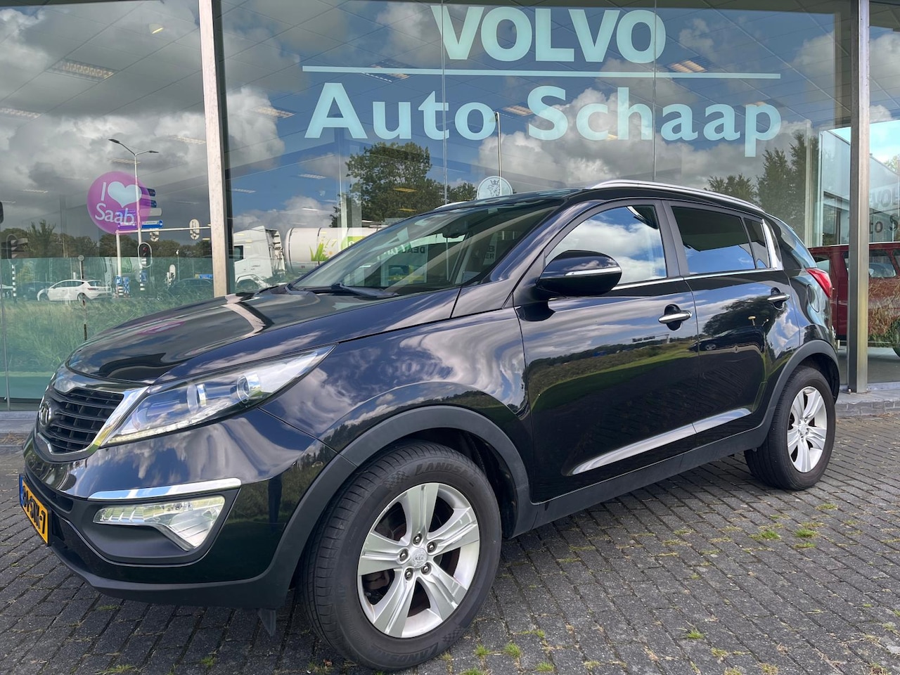 Kia Sportage - 2.0 X-ecutive Plus Pack Automaat | Rijklaar | LEES TEKST Trekhaak Camera Navigatie Donker - AutoWereld.nl