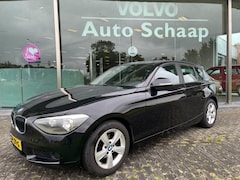 BMW 1-serie - 116i Business Automaat | Rijklaar | Navigatie Stoelverwarming Lichtmetaal Cruise control