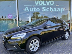 Volvo V40 Cross Country - 2.0 T3 Momentum | Rijklaar incl 12 mnd Bovag | Darktint Parkeersensoren voor + achter Trek