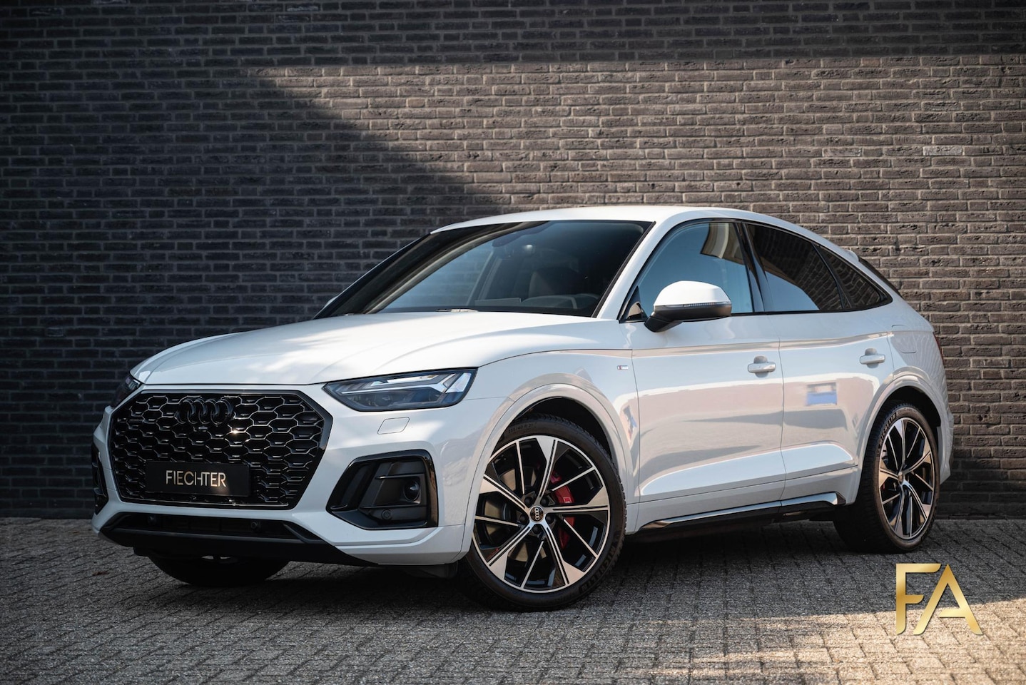 Audi Q5 Sportback - 55 TFSI e S edition Luchtvering|21Inch|Sline|Sfeerverlichting - AutoWereld.nl