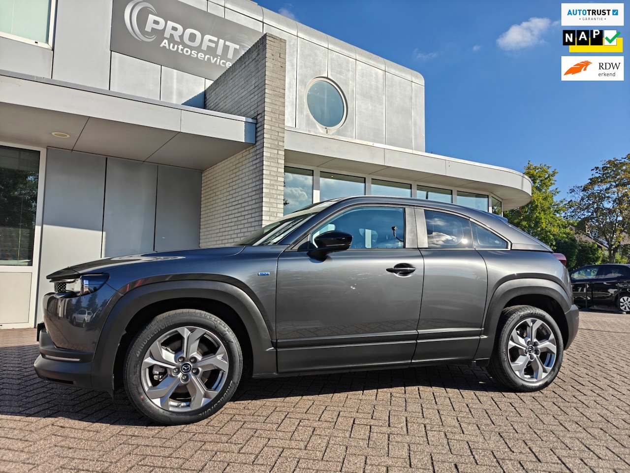 Mazda MX-30 - E-SkyActiv EV 145 Prime-line 36 kWh / Eerste Eigenaar / SOH 96% - AutoWereld.nl