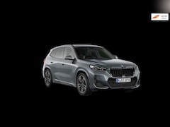 BMW iX1 - XDrive30 67 kWh *Pano*Trekhaak*Head-Up*Camera