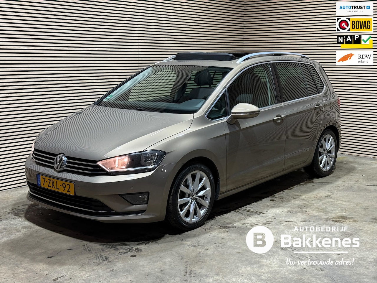 Volkswagen Golf Sportsvan - 1.4 TSI Highline | Automaat | Pano | Trekhaak - AutoWereld.nl
