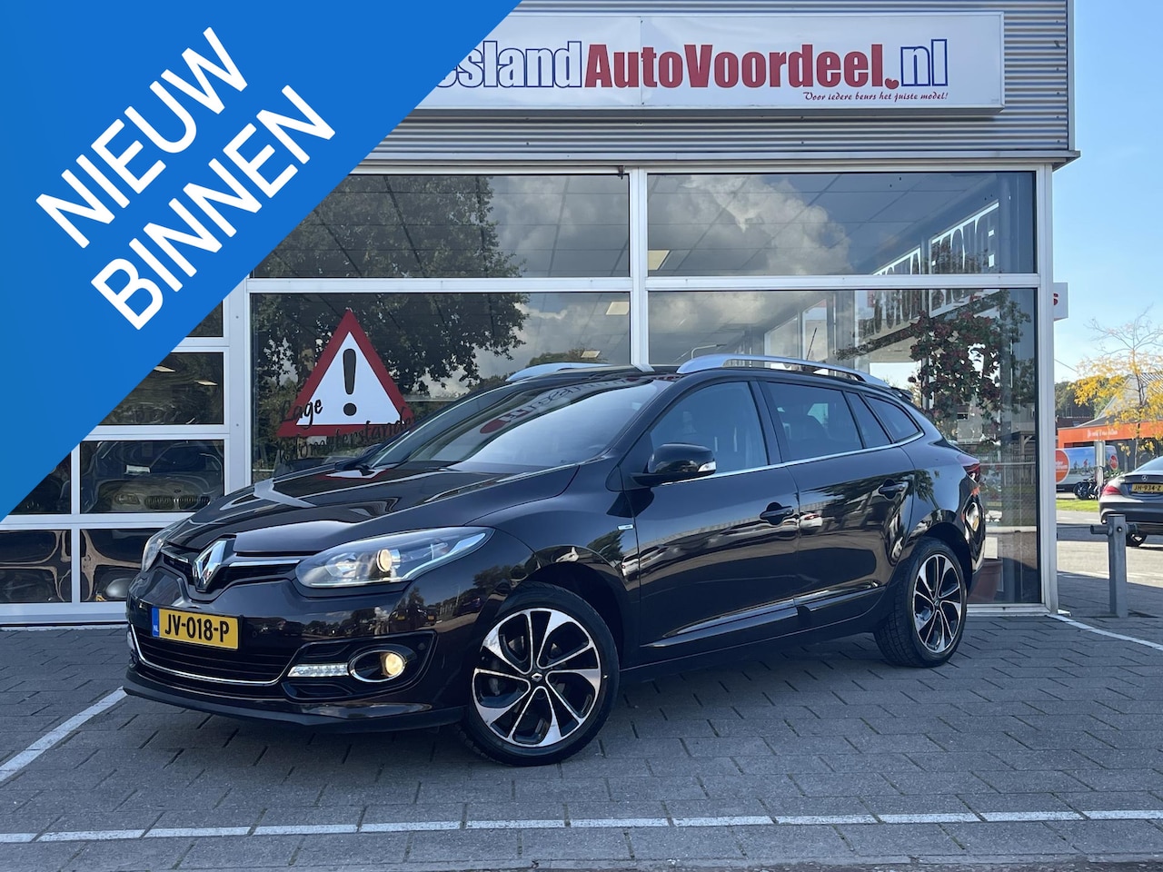 Renault Mégane Estate - 1.2 TCe Bose /clima/cruise/leder/schuif-panodak/pdc v+a/trekhaak/onderhoudshist./ - AutoWereld.nl
