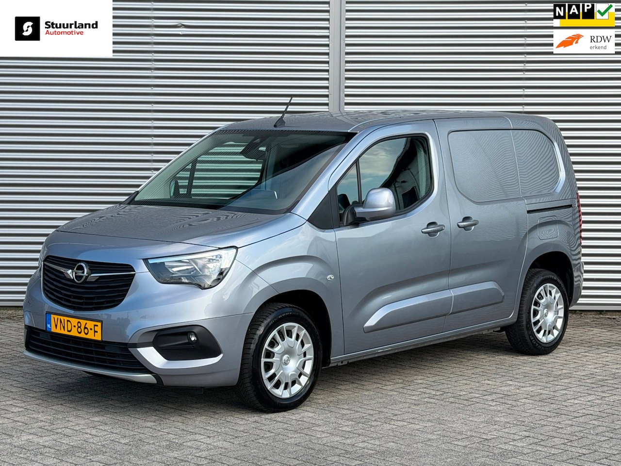 Opel Combo - 1.5D L1H1 AUT/ 2x schuif/ Airco/ Navi/ PDC/ Keyless/ Carplay/ - AutoWereld.nl