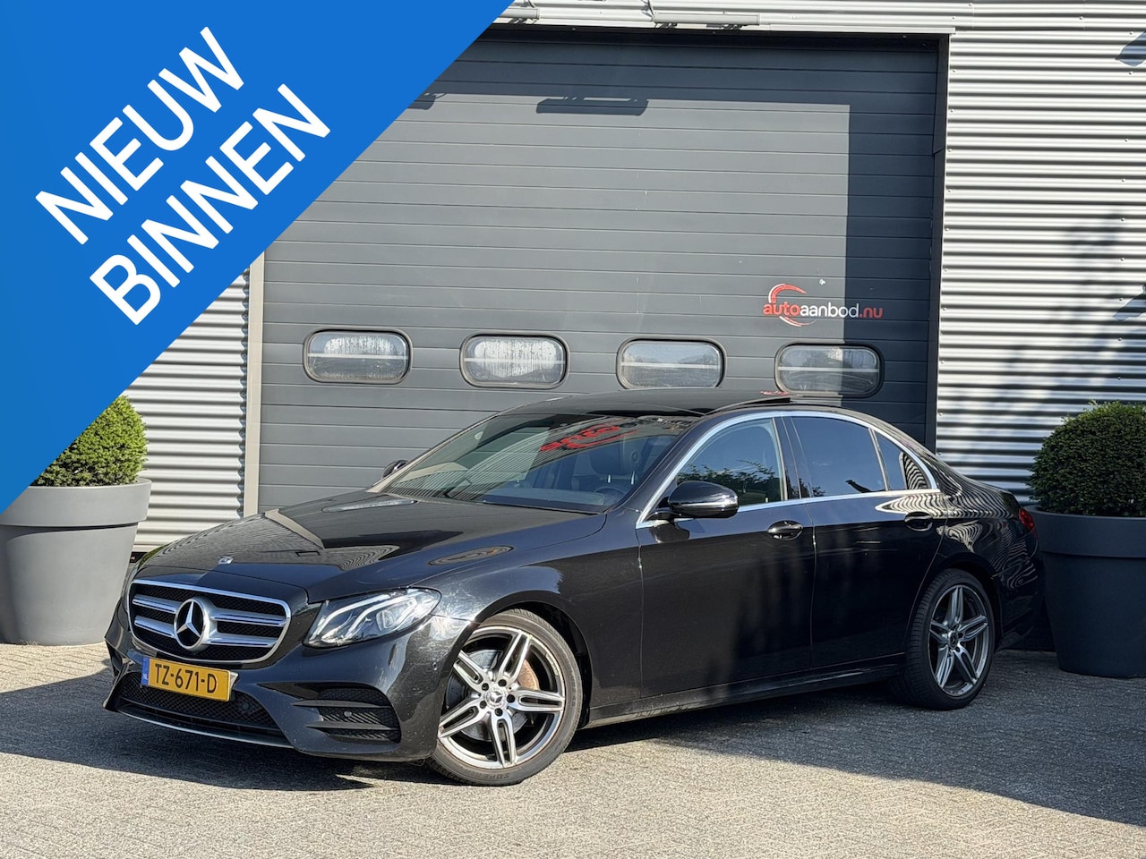 Mercedes-Benz E-klasse - 220 d AMG | Panoramadak | Camera | Sfeerverlichting | Navigatie | Stoelverwarming | - AutoWereld.nl