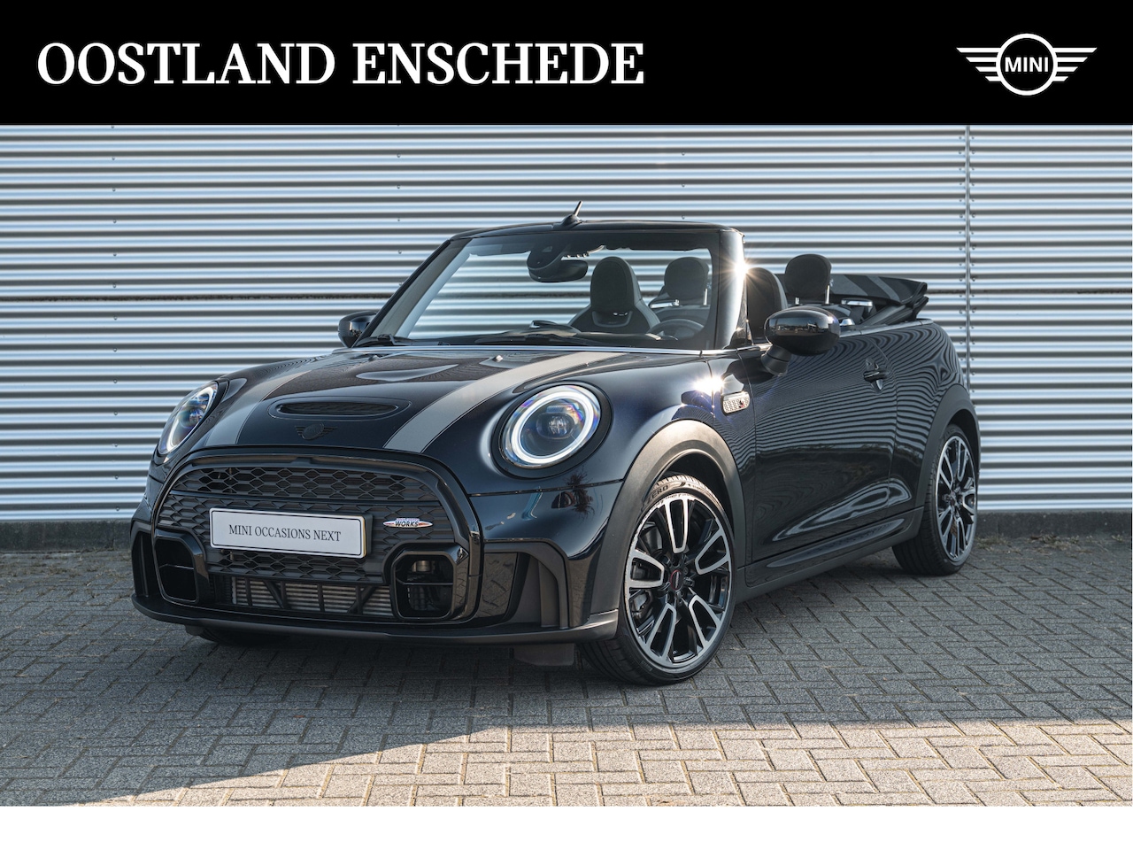 MINI Cabrio - Cooper S JCW Automaat / JCW Sportstoel / Comfort Access / Head-Up / LED / 18" JCW Circuit - AutoWereld.nl