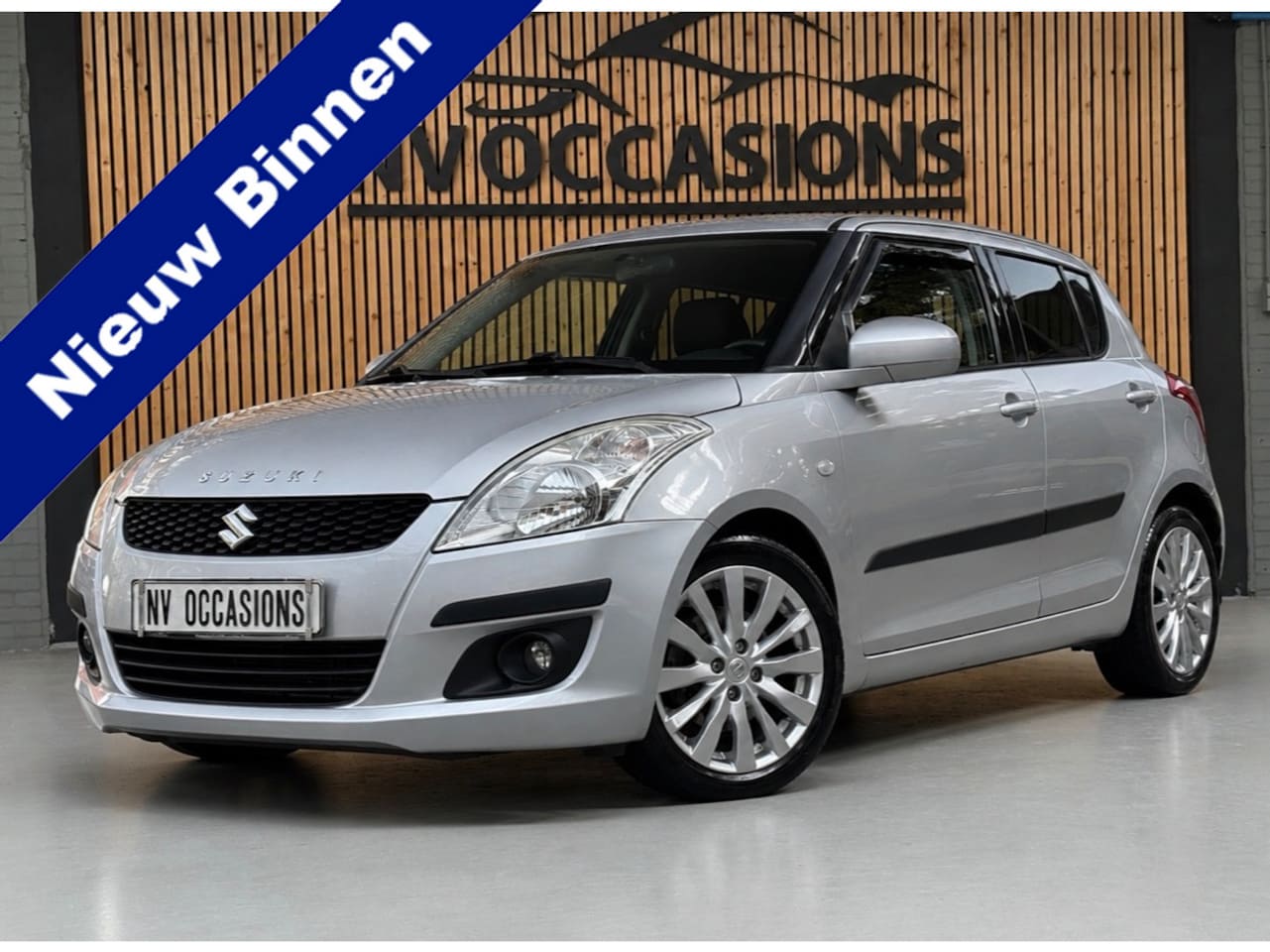 Suzuki Swift - 1.2 Exclusive EASSS STOELVW/KEYLESSGO/16"/NAP/DEALEROH/SPORTIEF! - AutoWereld.nl