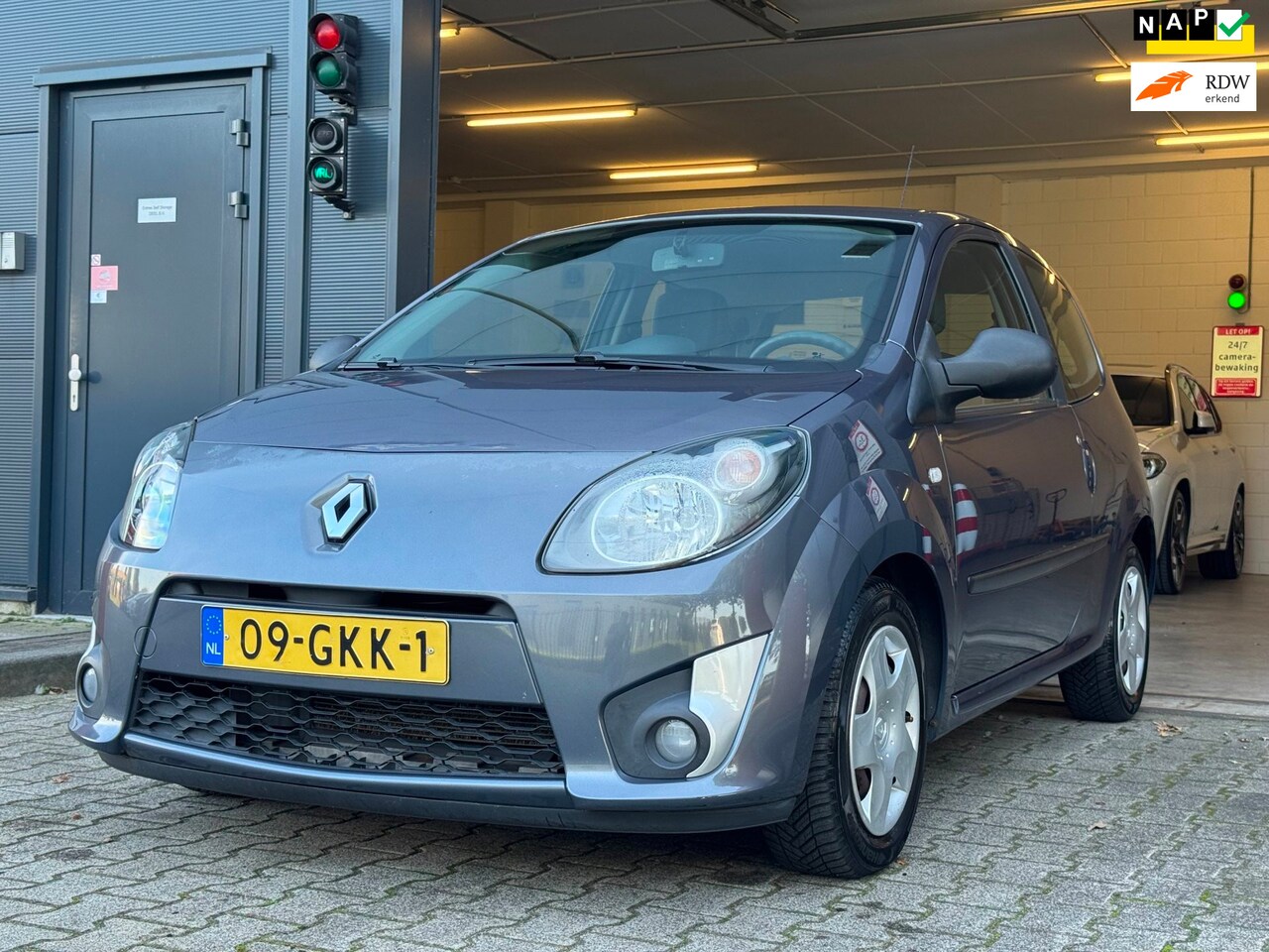 Renault Twingo - 1.2-16V Dynamique / NAP !! / AIRCO / LM-VELGEN '15 / ALL-SEASONS / ISOFIX / BEKERHOUDERS / - AutoWereld.nl