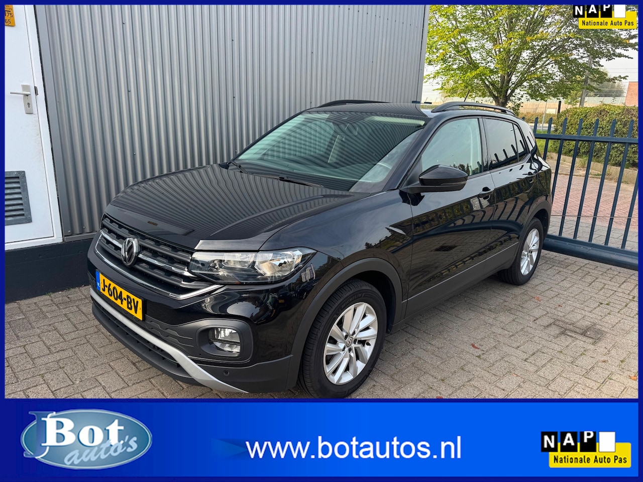 Volkswagen T-Cross - 1.0 TSI Life Business AIRCO / CRUISE / NAVI / PARKEERSENSOREN / 1 EIGENAAR - AutoWereld.nl