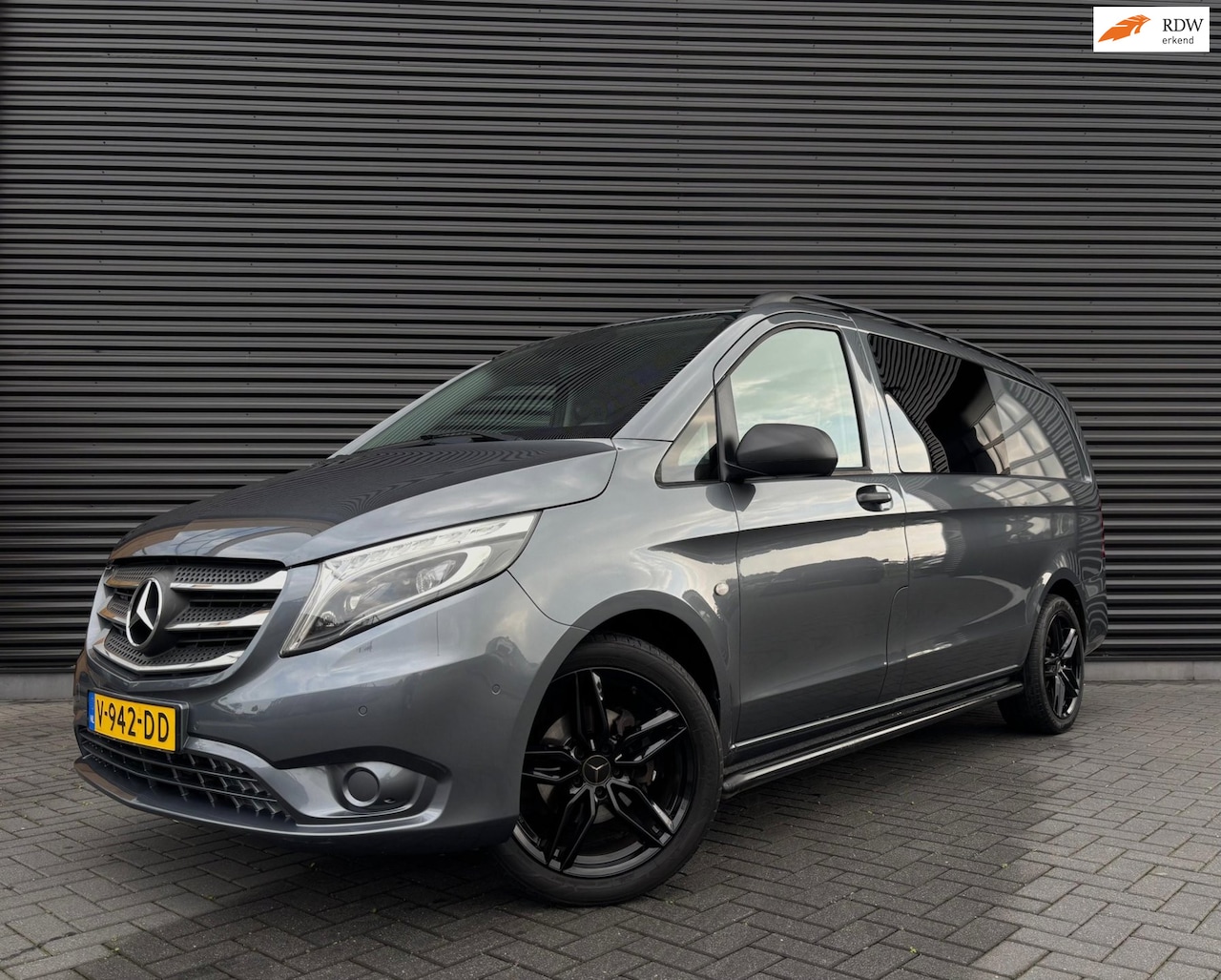 Mercedes-Benz Vito - 114 CDI Lang DC Comfort Business Ambition| DUBBELE CABINE| LED| TREKHAAK| SENSOREN| BLUETO - AutoWereld.nl
