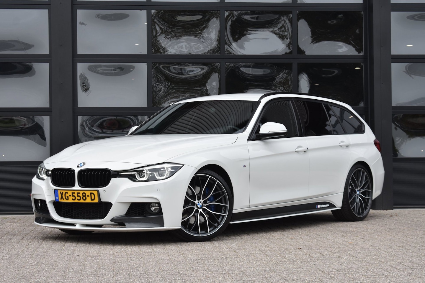 BMW 3-serie Touring - 318i M Sport Edition '19 LED M pakket Leder Clima Navi M Performance Inruil mogelijk - AutoWereld.nl