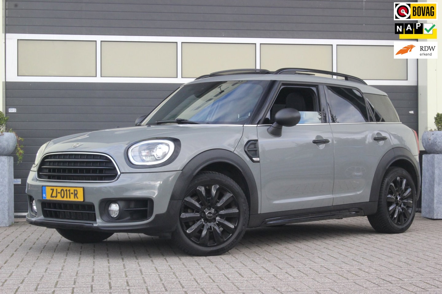 MINI Countryman - 1.5 Business Edition | Carplay | Panoramadak | - AutoWereld.nl