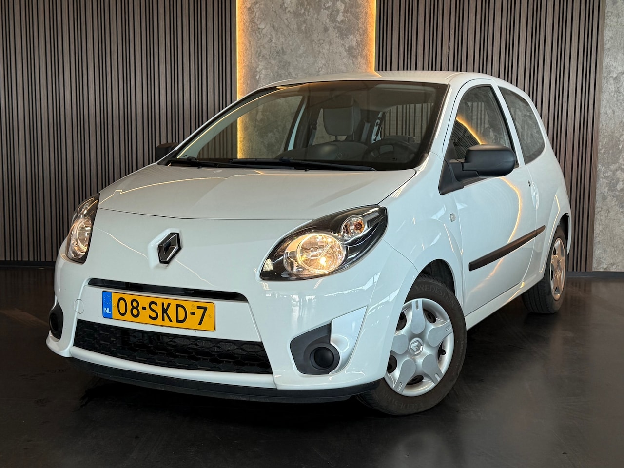Renault Twingo - 1.2-16V Authentique Lage KM NAP - AutoWereld.nl
