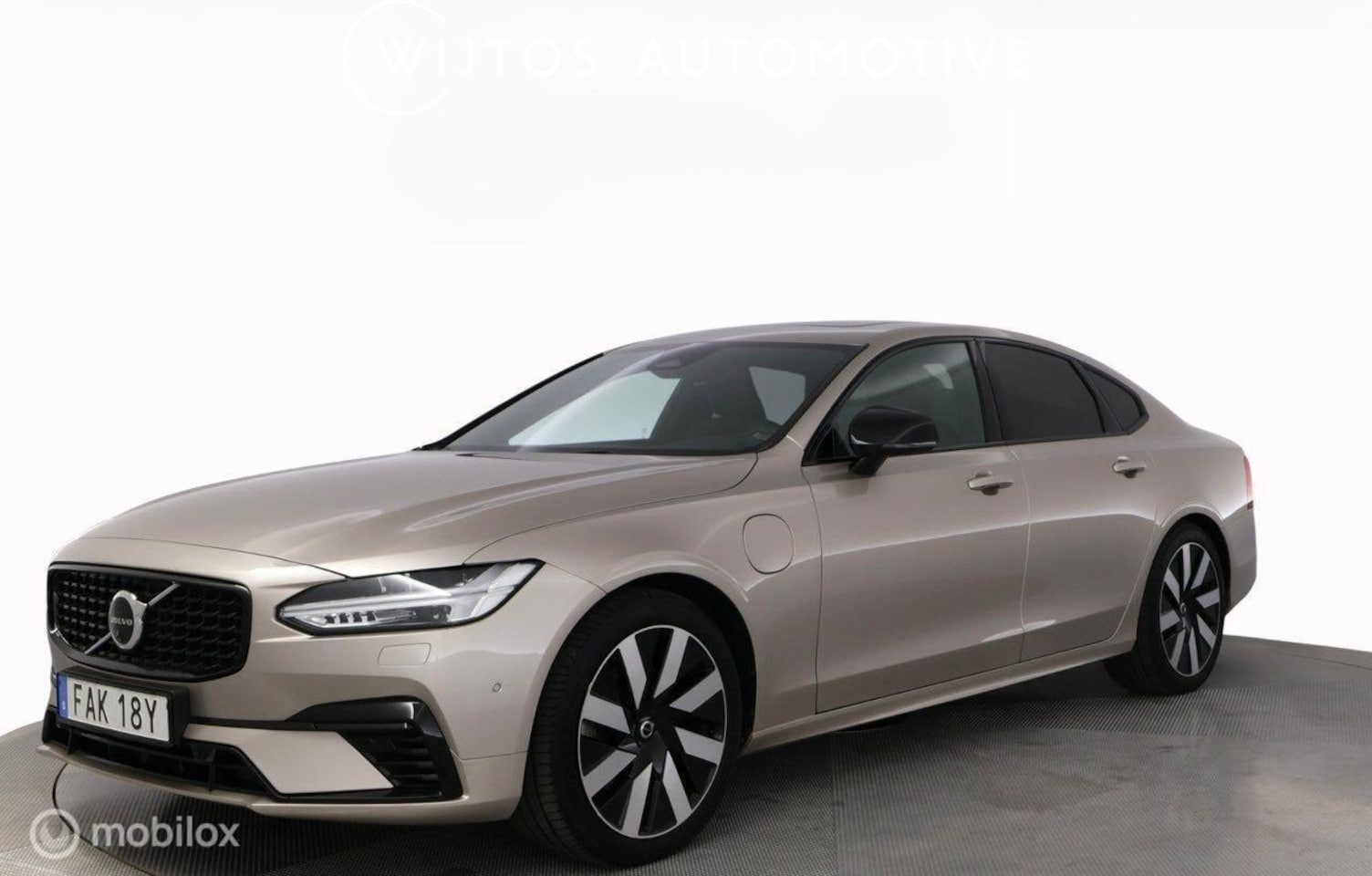 Volvo S90 - 2.0 T8 AWD Ultimate Dark 2.0 T8 AWD Ultimate Dark, H/K, trekhaak, open dak - AutoWereld.nl