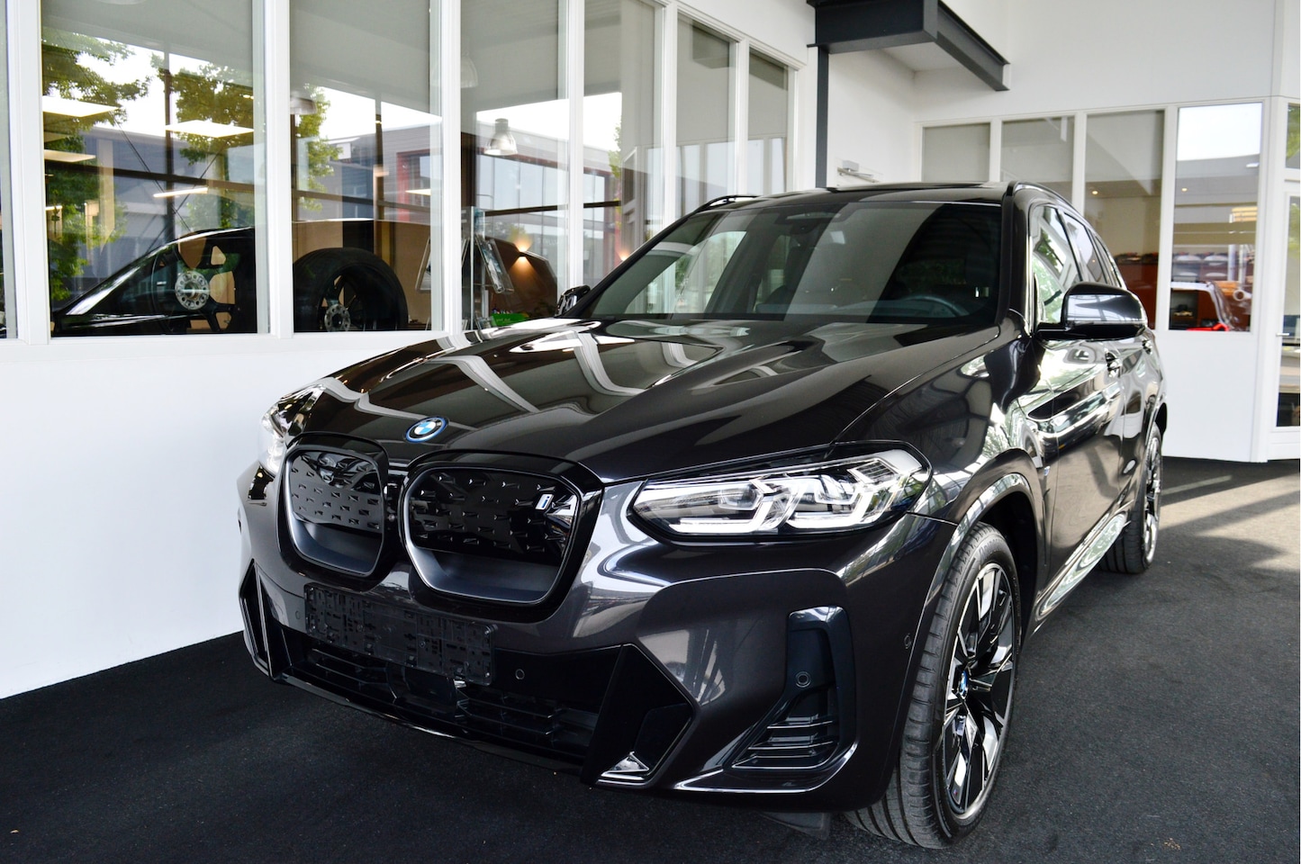 BMW iX3 - High Exe M-Sportedition | Trekhaak | Stuurwiel Verw. - AutoWereld.nl