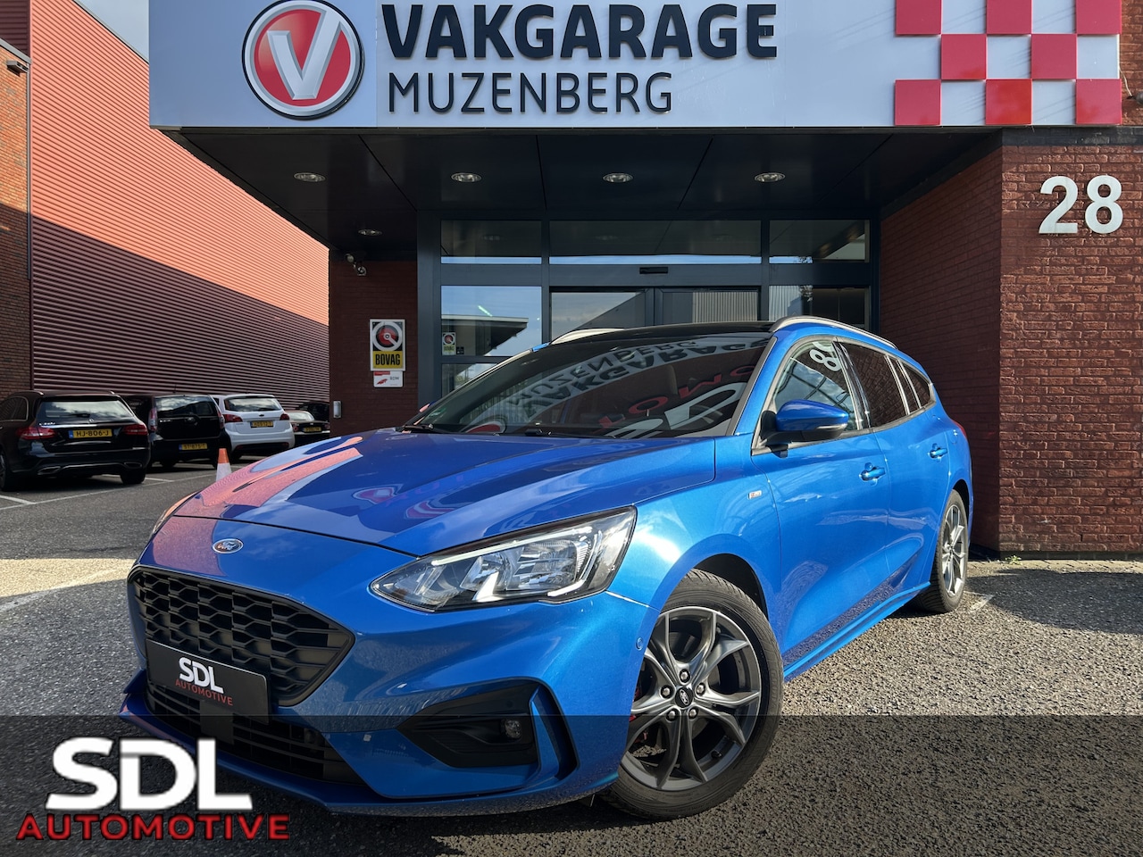 Ford Focus Wagon - 1.5 EcoBoost ST Line Business 183PK!! // PANO/SCHUIFKANTELDAK // LED // NAVI + CARPLAY // - AutoWereld.nl