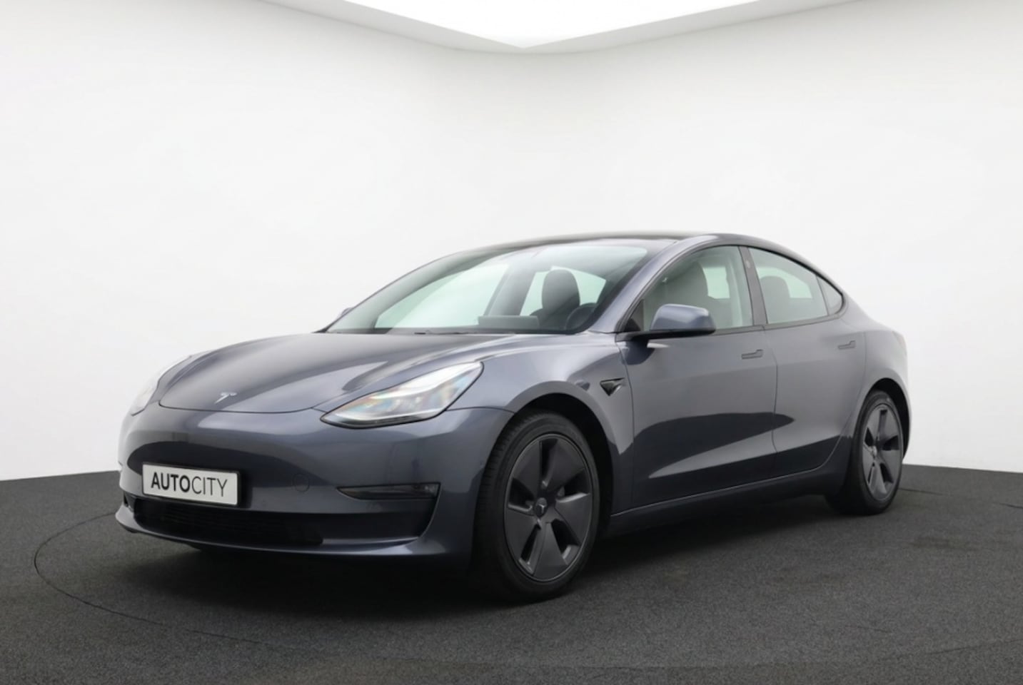Tesla Model 3 - Standard Range Plus RWD 60 kWh 92% SOH AMD Ryzen l Pano l FSD 3 | Trekhaak afneembaar - AutoWereld.nl