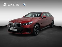 BMW 5-serie Touring - 520i M Sportpakket | Comfort Pack | Achteruitrijcamera | Trekhaak | Glazen panoramadak | E