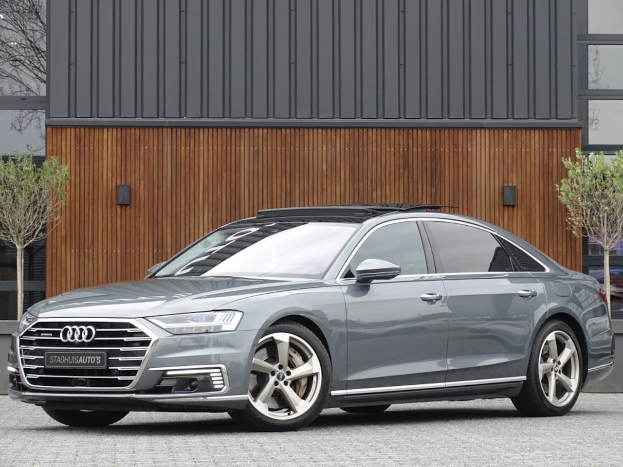 Audi A8 - 60 TFSi e Lang 449PK S line / B&O / TV's / alcantara / softclose / massage / 360° - AutoWereld.nl