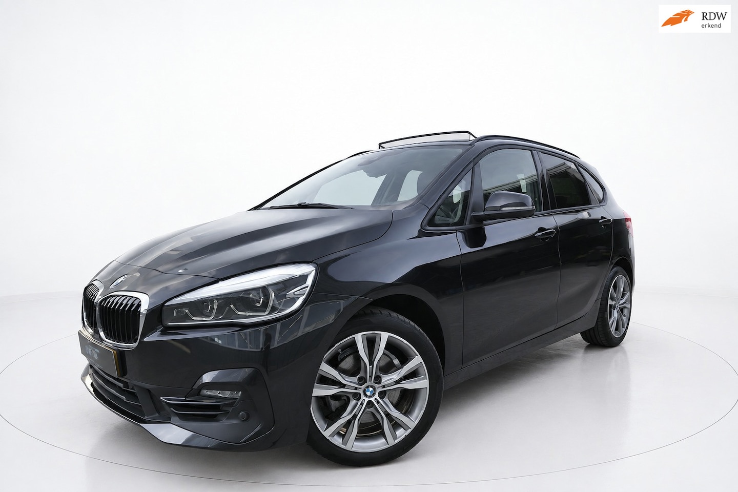 BMW 2-serie Active Tourer - 220i High Executive PANO SFEERVERL - AutoWereld.nl