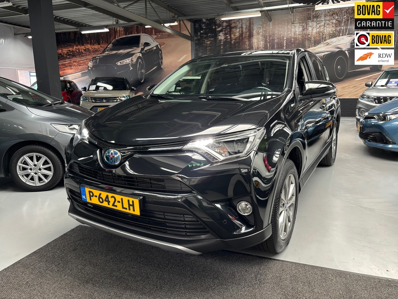 Toyota RAV4 - 2.5 Hybrid AWD Style / Camera / Trekhaak - AutoWereld.nl
