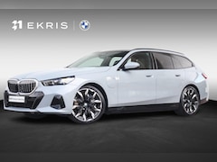 BMW 5-serie Touring - 550e xDrive | SoH 100% | M-Sport Pakket | Panorama Dak | Trekhaak | Adaptief Onderstel Pro
