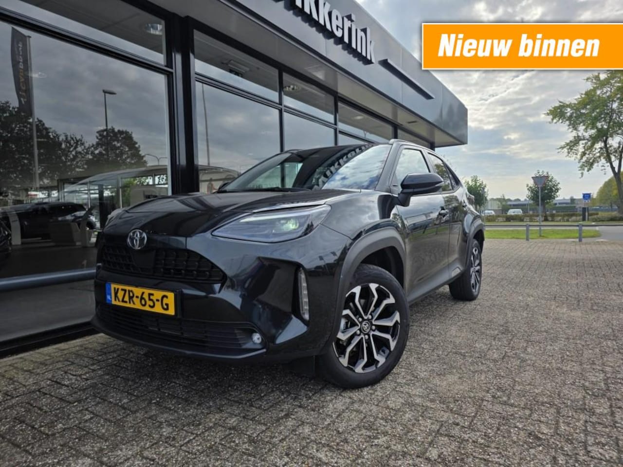Toyota Yaris Cross - 1.5 HYBRIDE STYLE EDITION/Adaptive/17/keyless/verwarmde stoelen+ stuurwiel - AutoWereld.nl