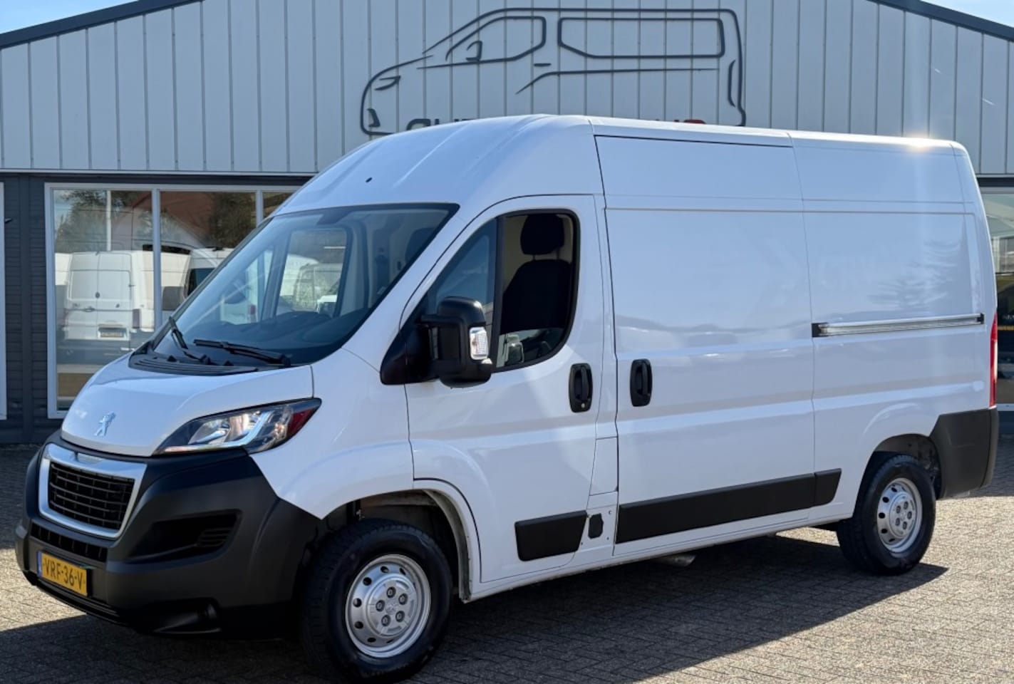 Peugeot Boxer - 2.2 HDI 88KW 120PK L2H2 EURO 6 AIRCO/ CRUISE CONTROL/ NAVIGATIE/ CAMERA/ DUBBELE SCHUIFDEU - AutoWereld.nl
