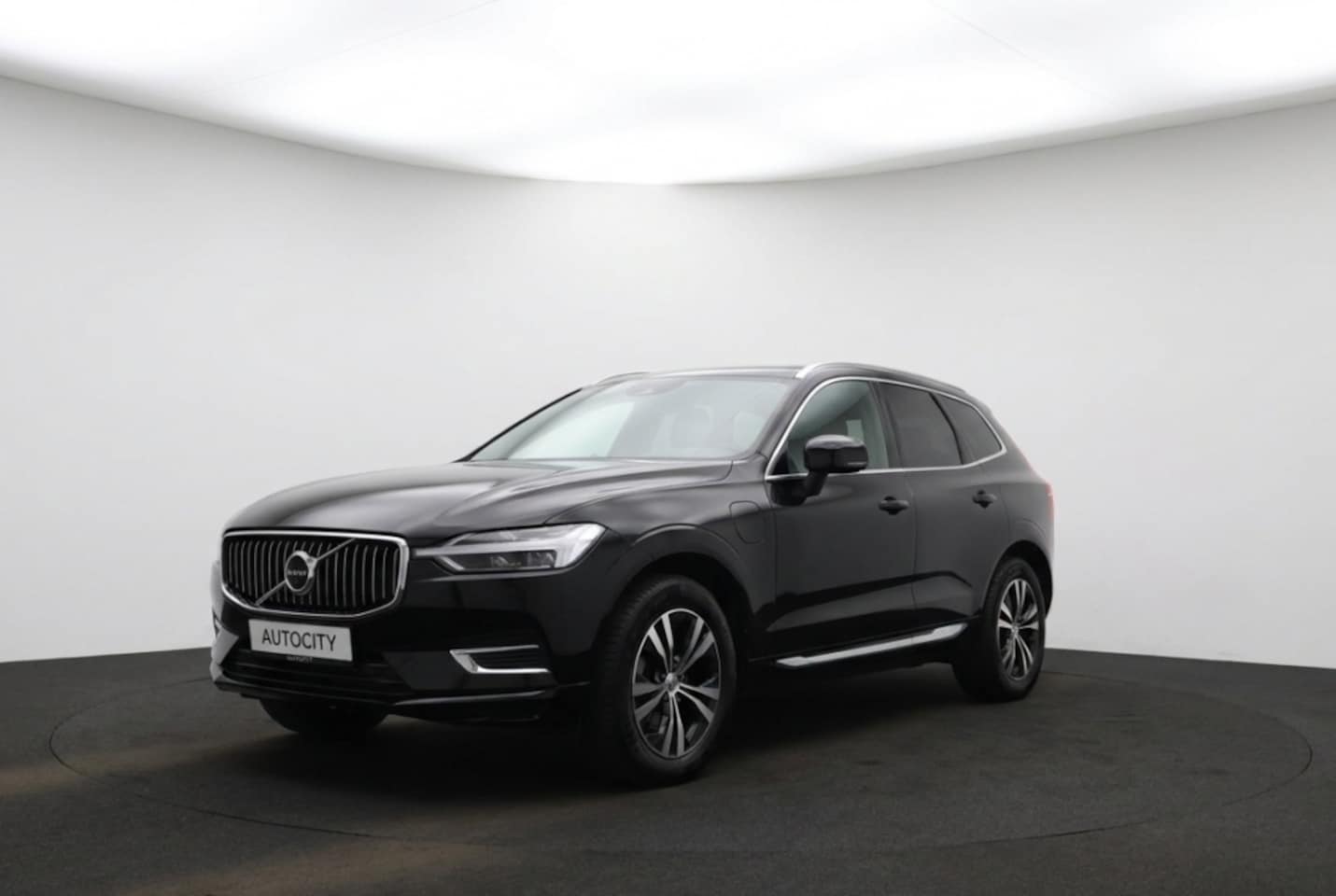 Volvo XC60 - T6 Twin Engine AWD Inscription AWD Pano | Trekhaak Elektrisch | Winterpakket - AutoWereld.nl