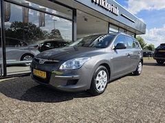 Hyundai i30 CW - I30cw 1.6I ACTIVE COOL AIRCO/TREKHAAK