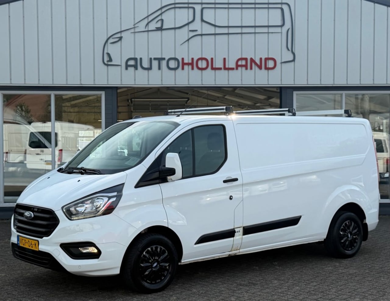 Ford Transit Custom - 2.0 TDCI 77KW 105PK L2H1 EURO 6 AIRCO/ NAVIGATIE/ PARKEERSENSOREN/ 100% DEALERONDERHOUDEN - AutoWereld.nl