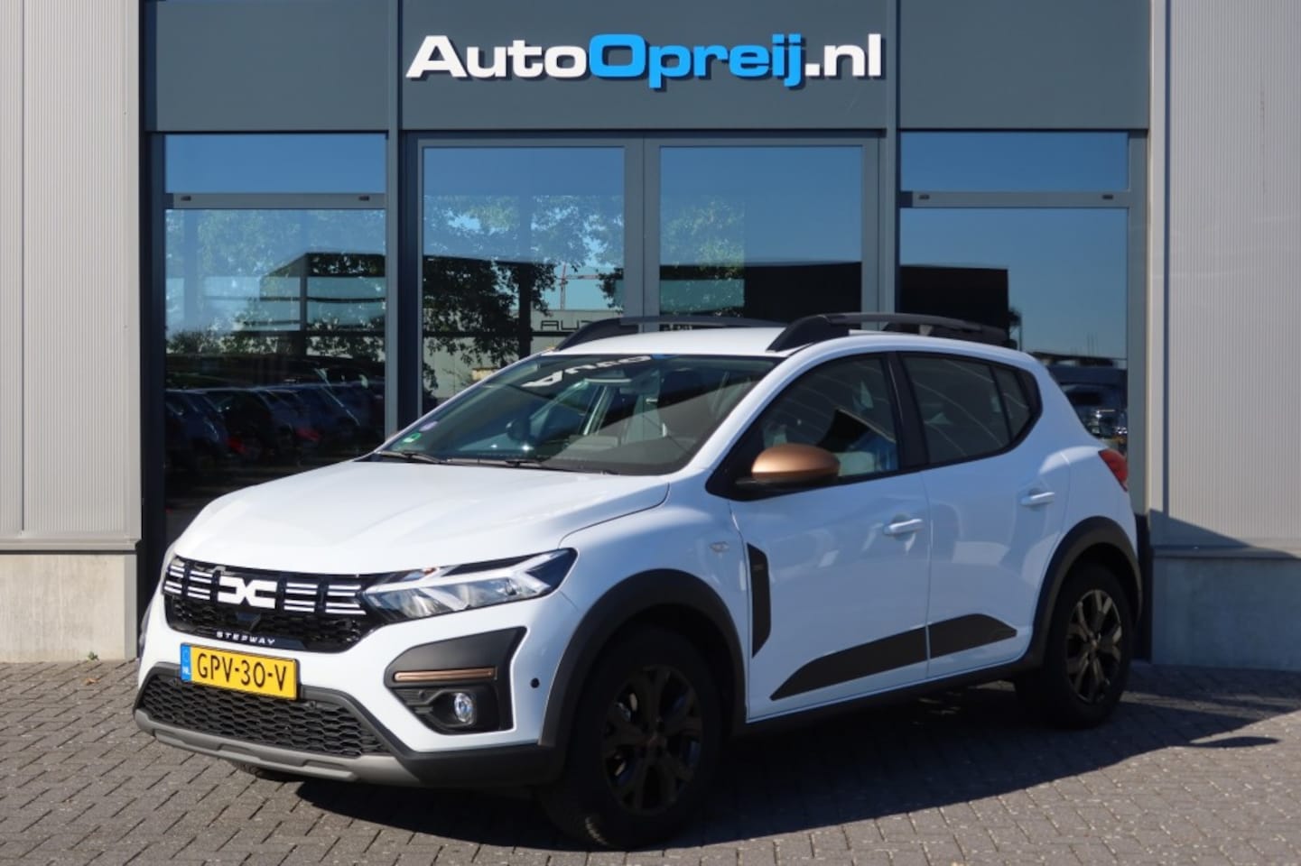 Dacia Sandero Stepway - 1.0 TCe 90 Extreme AUTOMAAT Clima, NAVI, Camera, Cruise, Dealer onderhouden - AutoWereld.nl