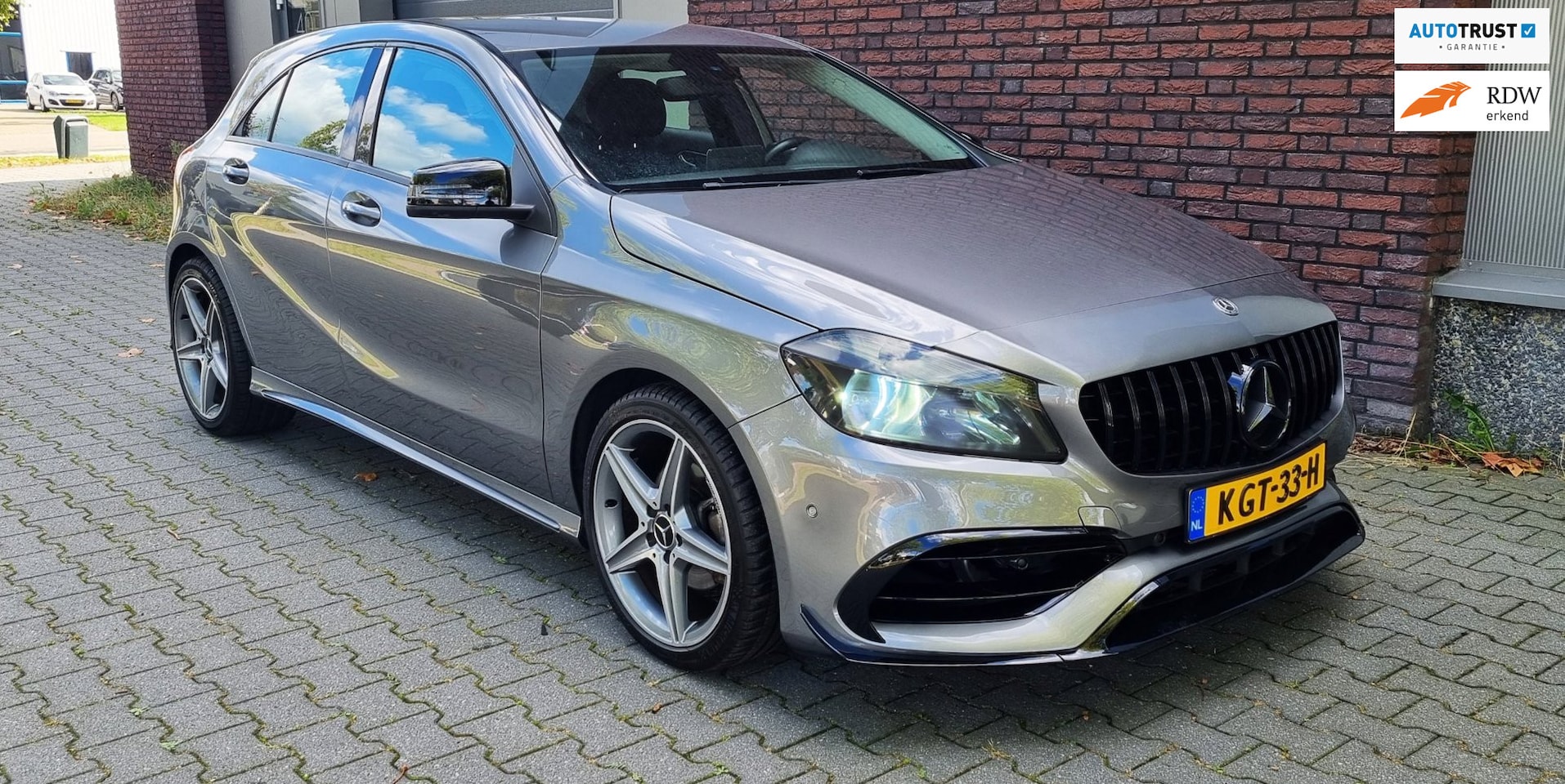 Mercedes-Benz A-klasse - 160 Ambition/ AMG-Line / 18"Velgen / Led verlichting - AutoWereld.nl