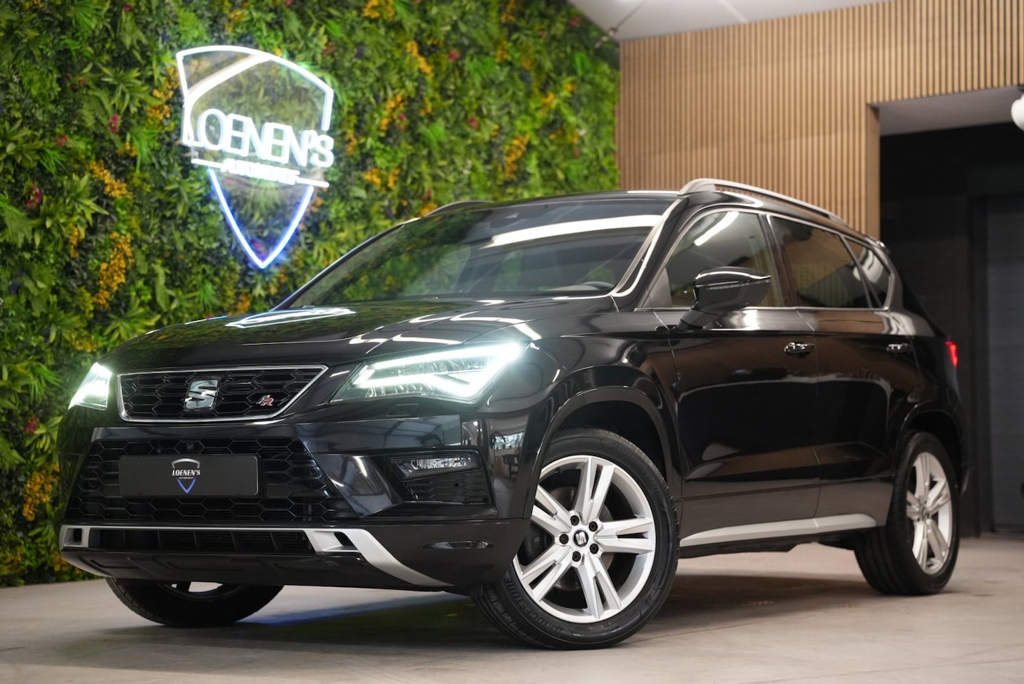 SEAT Ateca - 2.0 EcoTSI FR 4DRIVE / Trekhaak / Camera / Cruise / CarPlay - AutoWereld.nl