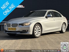 BMW 3-serie - 320i High Executive | Head-Up Display | Leder | Climate | Camera |