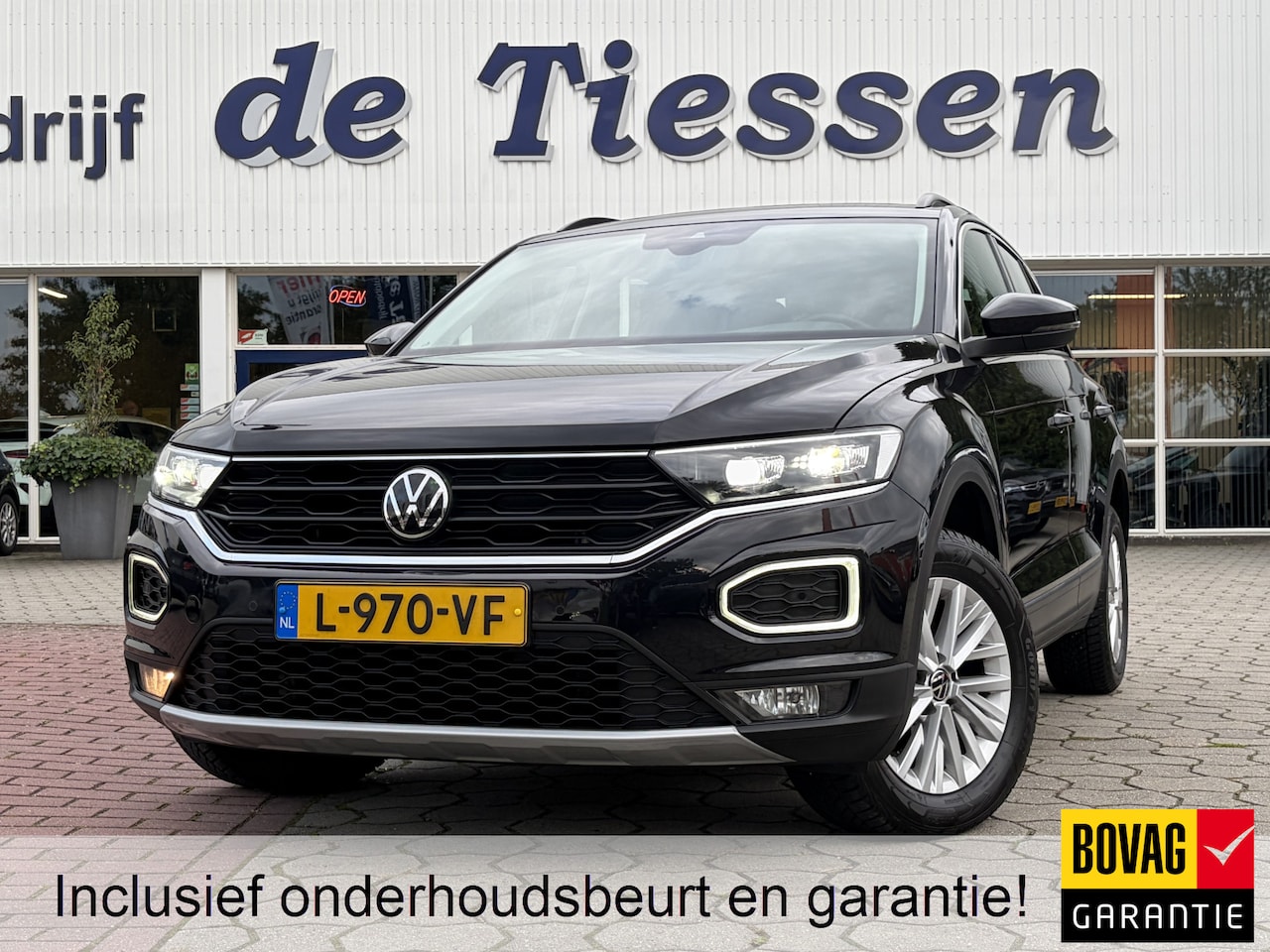 Volkswagen T-Roc - 1.5 TSI Style | AUTOMAAT | Stoelvrw. | Carplay | Rijklaar met beurt & garantie! - AutoWereld.nl