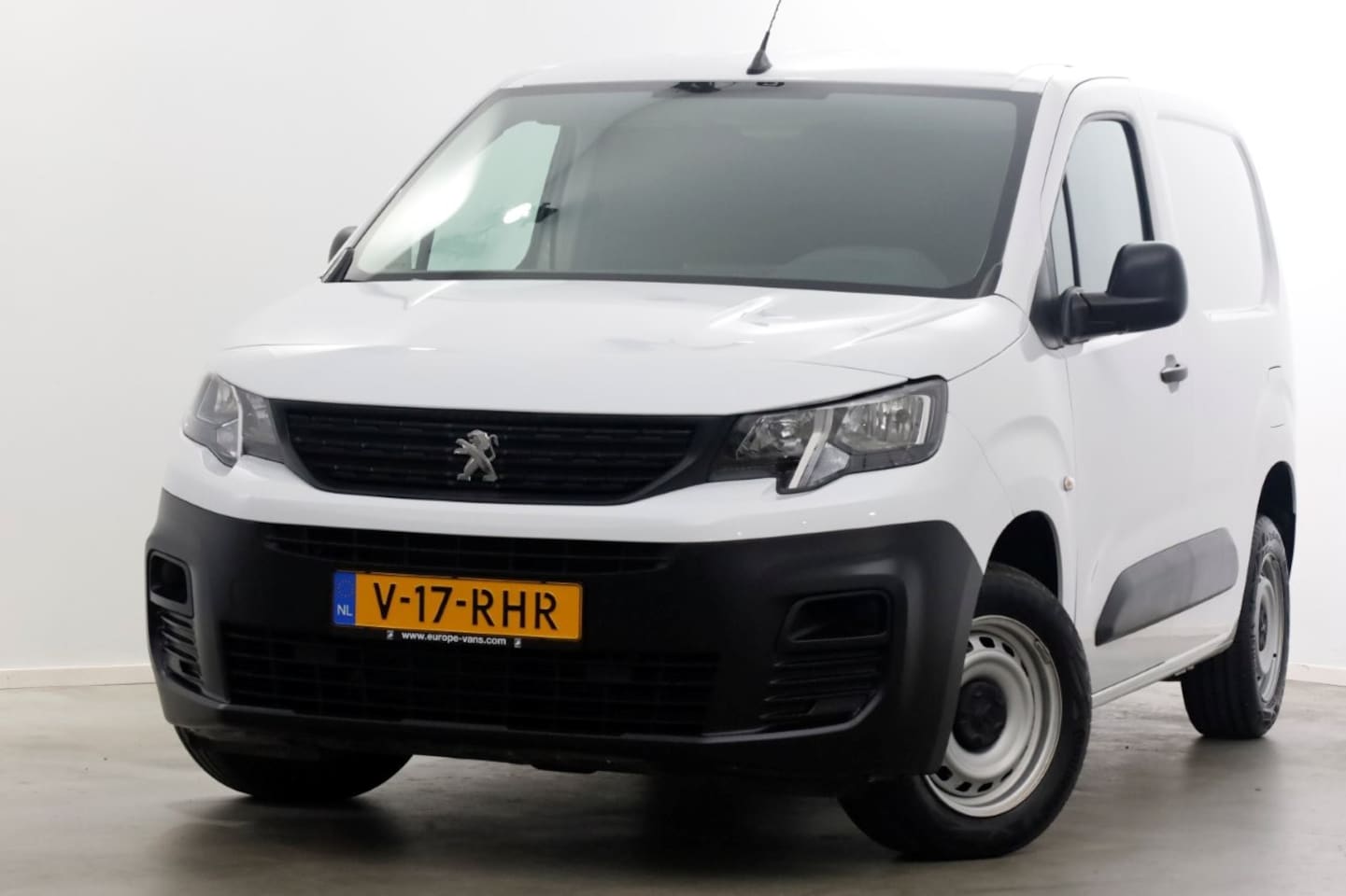 Peugeot Partner - 1.2 PureTech 110pk Benzine Airco/Schuifdeur 06-2023 - AutoWereld.nl