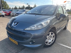 Peugeot 207 - 1.4-16V XT