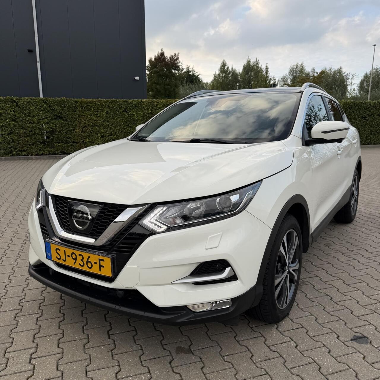 Nissan Qashqai - 1.2 Tekna | Automaat | Panoramadak | NW APK - AutoWereld.nl