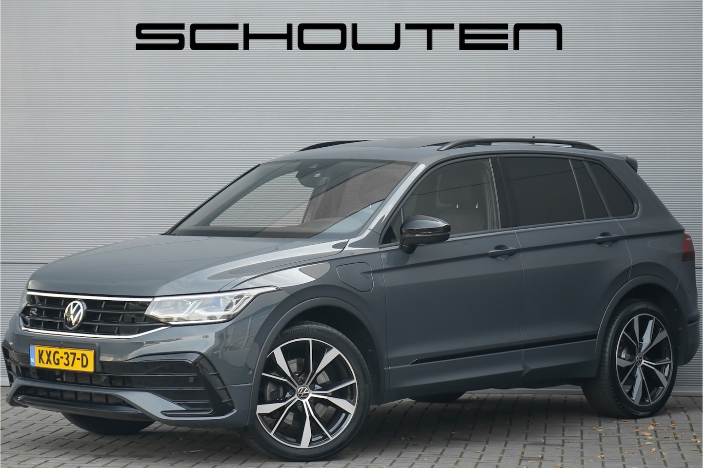 Volkswagen Tiguan - 1.4 TSI eHybrid R-Line HUD Leder Memory Pano ACC Keyless 360° Black Pack 20" - AutoWereld.nl