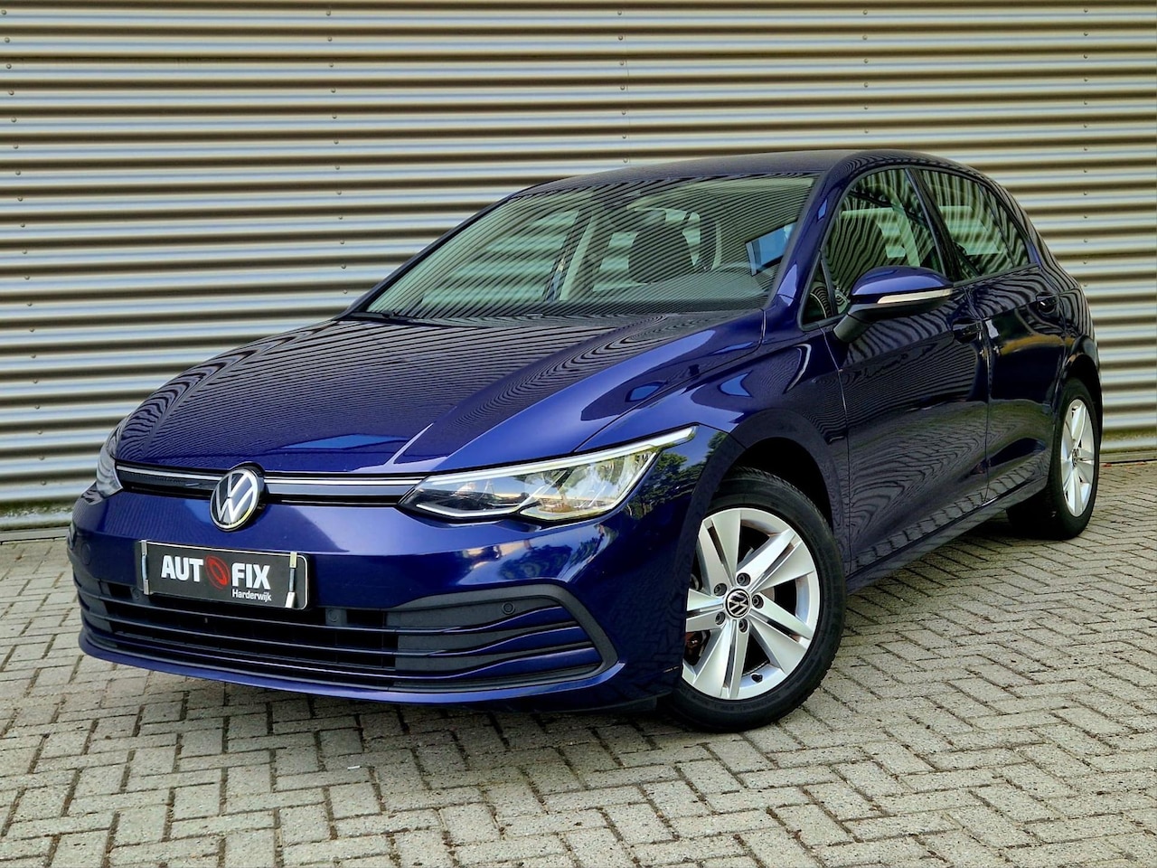 Volkswagen Golf - 1.0 eTSI Life Business / Carplay / Stoelverw / Stuurverw / ACC - AutoWereld.nl