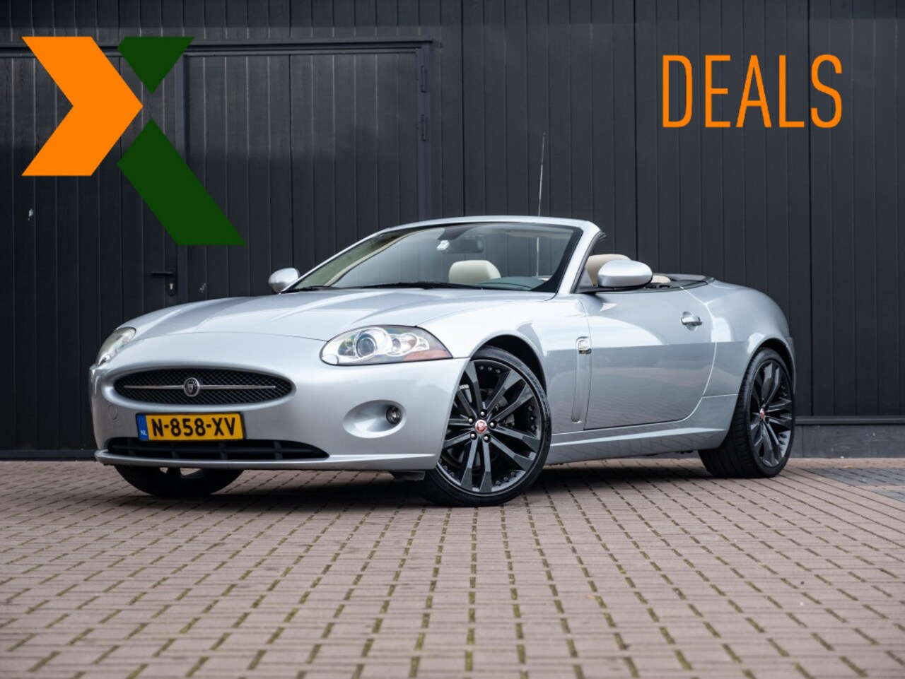 Jaguar XK - 4.2 V8 Convertible 4.2 V8 Convertible - AutoWereld.nl