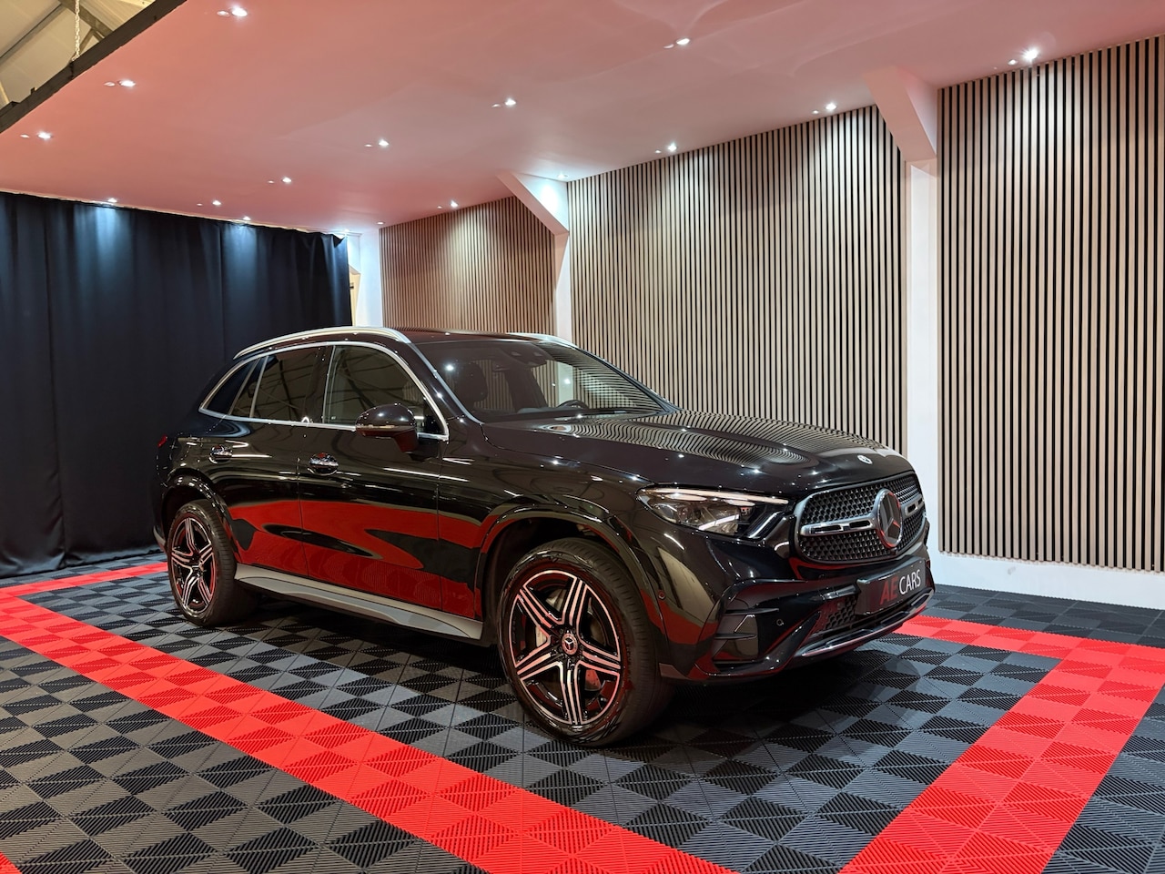 Mercedes-Benz GLC-klasse - 300e 4MATIC AMG Line Pano 360Camera Memory stoelen Led - AutoWereld.nl