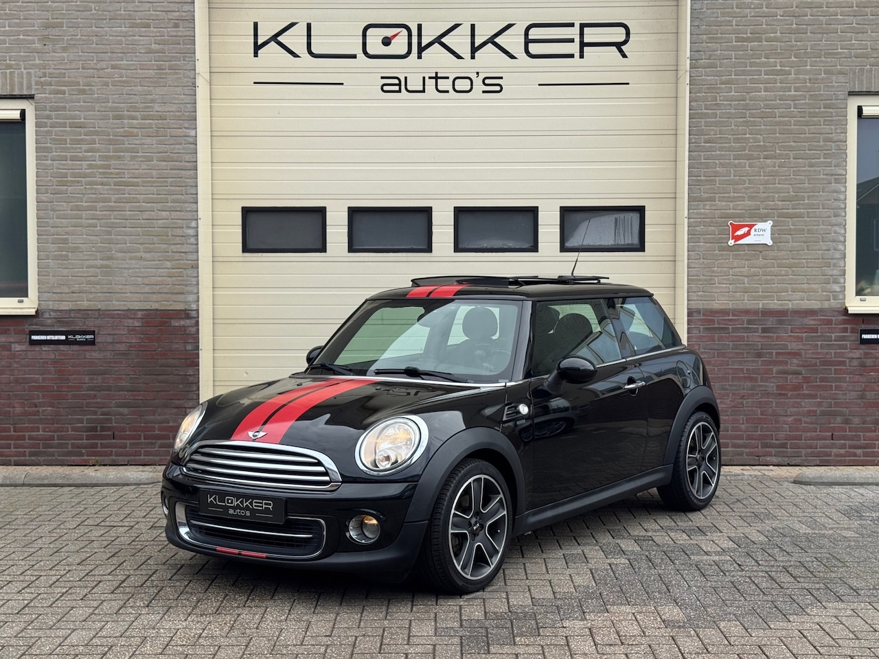 MINI 3-Deurs - 1.6 Cooper Business Line Pano|Navi|APK 08-2027 - AutoWereld.nl
