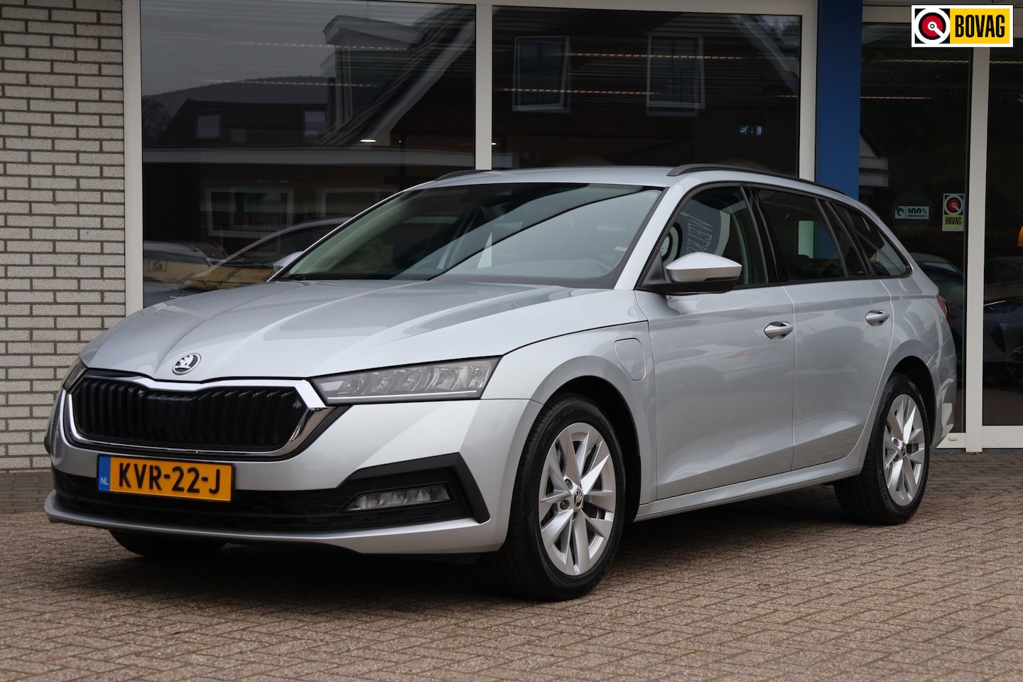 Skoda Octavia Combi - 1.4 TSI iV PHEV Business SOH-90% Trekhaak Carplay Stoel/Stuurverwarming - AutoWereld.nl